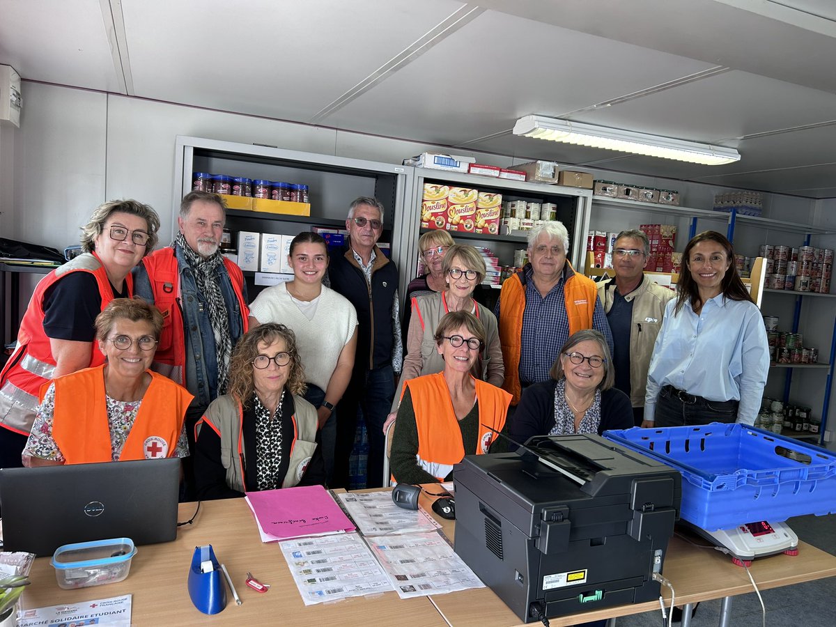Aux côtés des bénévoles engagés auprès de <a href="/Croix_Rouge53/">Croix Rouge française de la Mayenne</a> et la Banque Alimentaire <a href="/lamayenne/">La Mayenne, le Département</a> au marché solidaire étudiants, projet accompagné dans le cadre du fonds « innovation sociale » régional.
Ce dispositif innovant fait partie des nombreuses initiatives soutenues par la