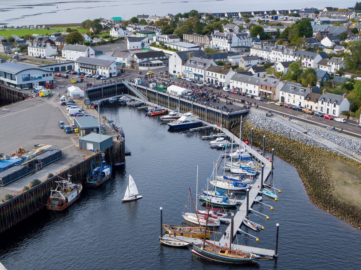 It’s fantastic to see the fully serviced, floating concrete breakwater we designed, manufactured and installed in Ullapool protecting the new marina which is home to fishing boats, motorboats and yachts of all shapes and sizes.
#pontoons #breakwaters #commercialmarine
