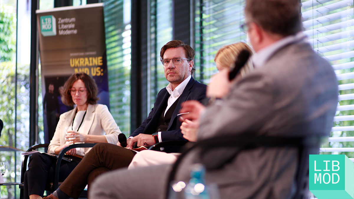 LibMod - Zentrum Liberale Moderne (@liberalemoderne) on Twitter photo „Ausgang des Krieges: Tun wir genug für einen Sieg der Ukraine?“ – unser nächstes Panel mit <a href="/Ce_Moll/">Christian Mölling</a>, <a href="/Avindman/">Alexander S. Vindman 🇺🇸</a>, <a href="/VorotnyukMaryna/">Maryna Vorotnyuk</a>, <a href="/jgotkowska/">Justyna Gotkowska</a> & <a href="/jgotkowska/">Justyna Gotkowska</a>. Moderiert von <a href="/nicolange/">Nico Lange</a>: „Man muss Russland schlagen, damit man vor seinen imperialen Absichten gesichert ist.“ „Ausgang des Krieges: Tun wir genug für einen Sieg der Ukraine?“ – unser nächstes Panel mit <a href="/Ce_Moll/">Christian Mölling</a>, <a href="/Avindman/">Alexander S. Vindman 🇺🇸</a>, <a href="/VorotnyukMaryna/">Maryna Vorotnyuk</a>, <a href="/jgotkowska/">Justyna Gotkowska</a> & <a href="/jgotkowska/">Justyna Gotkowska</a>. Moderiert von <a href="/nicolange/">Nico Lange</a>: „Man muss Russland schlagen, damit man vor seinen imperialen Absichten gesichert ist.“