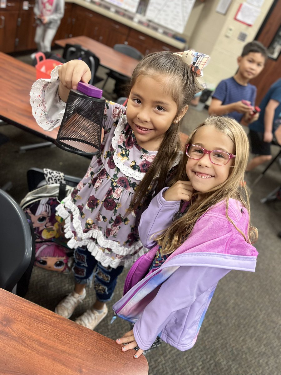 msjackson_LSE's tweet photo. Fun exploring magnets yesterday! ๐๐งฒ #WeAreLakeshore #LSEcares https://t.co/cNPDNbljiD