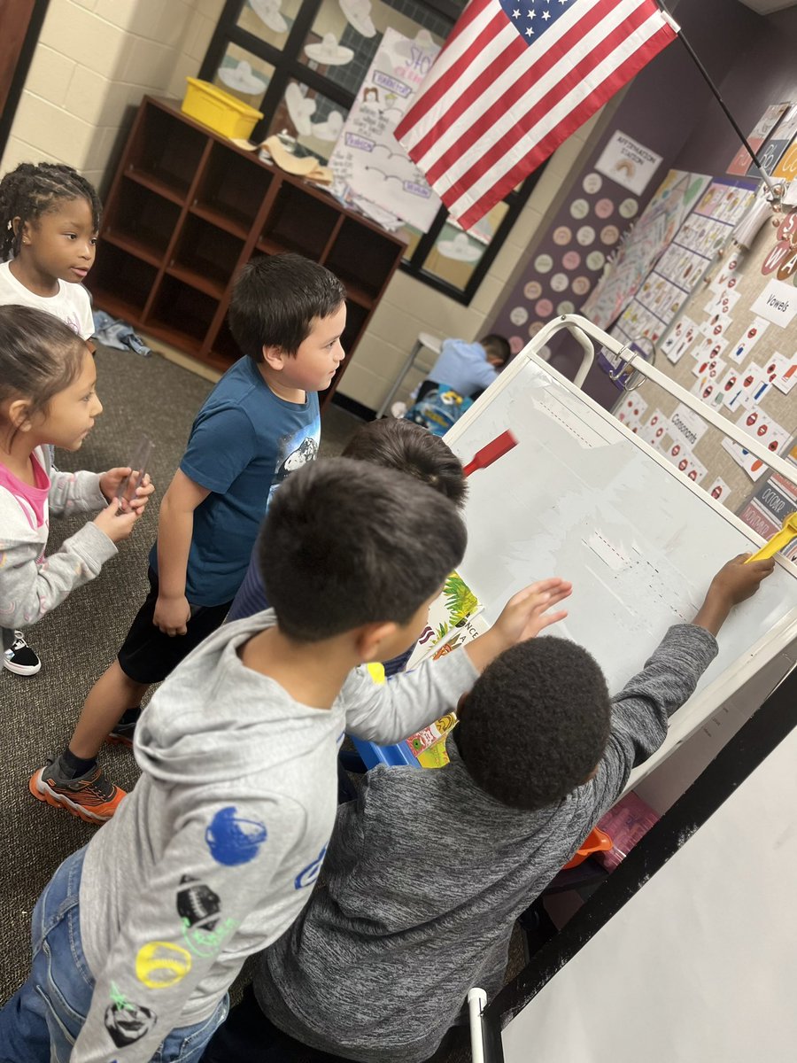 msjackson_LSE's tweet photo. Fun exploring magnets yesterday! ๐๐งฒ #WeAreLakeshore #LSEcares https://t.co/cNPDNbljiD