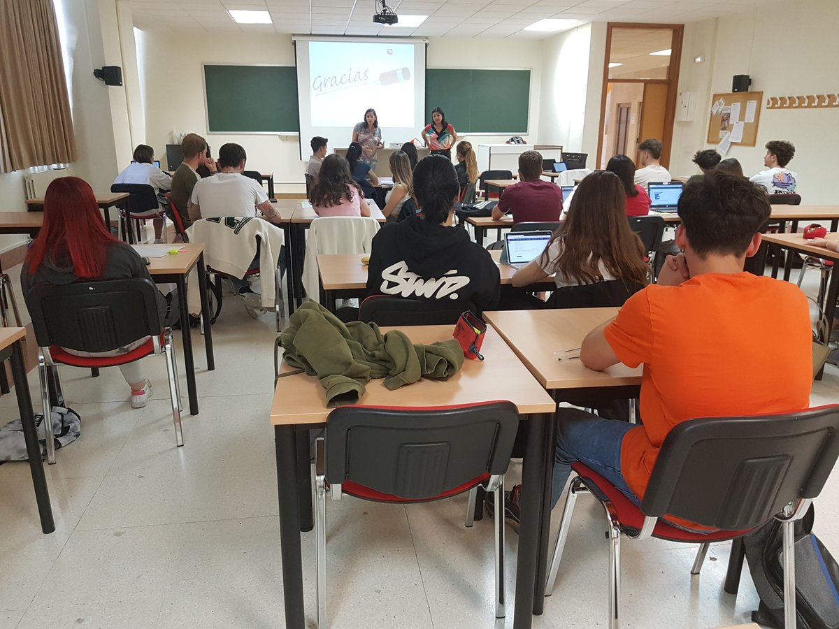 📌🧐XVI Taller Creación de Empresas en <a href="/comercio_uva/">Facultad de Comercio y RR.LL.-UVa</a> 
Blanca Araujo, fundadora de ViBa Agile Innovation, y <a href="/GPatriciaS/">Patricia Sanz</a>  Sanz, fundadora de EXPORTUN han impartido el Taller: "El modelo Canvas en la práctica"
FOTOS FLICKR: acortar.link/XbmFeS
<a href="/VibaBlanAraujo/">Blanca Araujo</a>