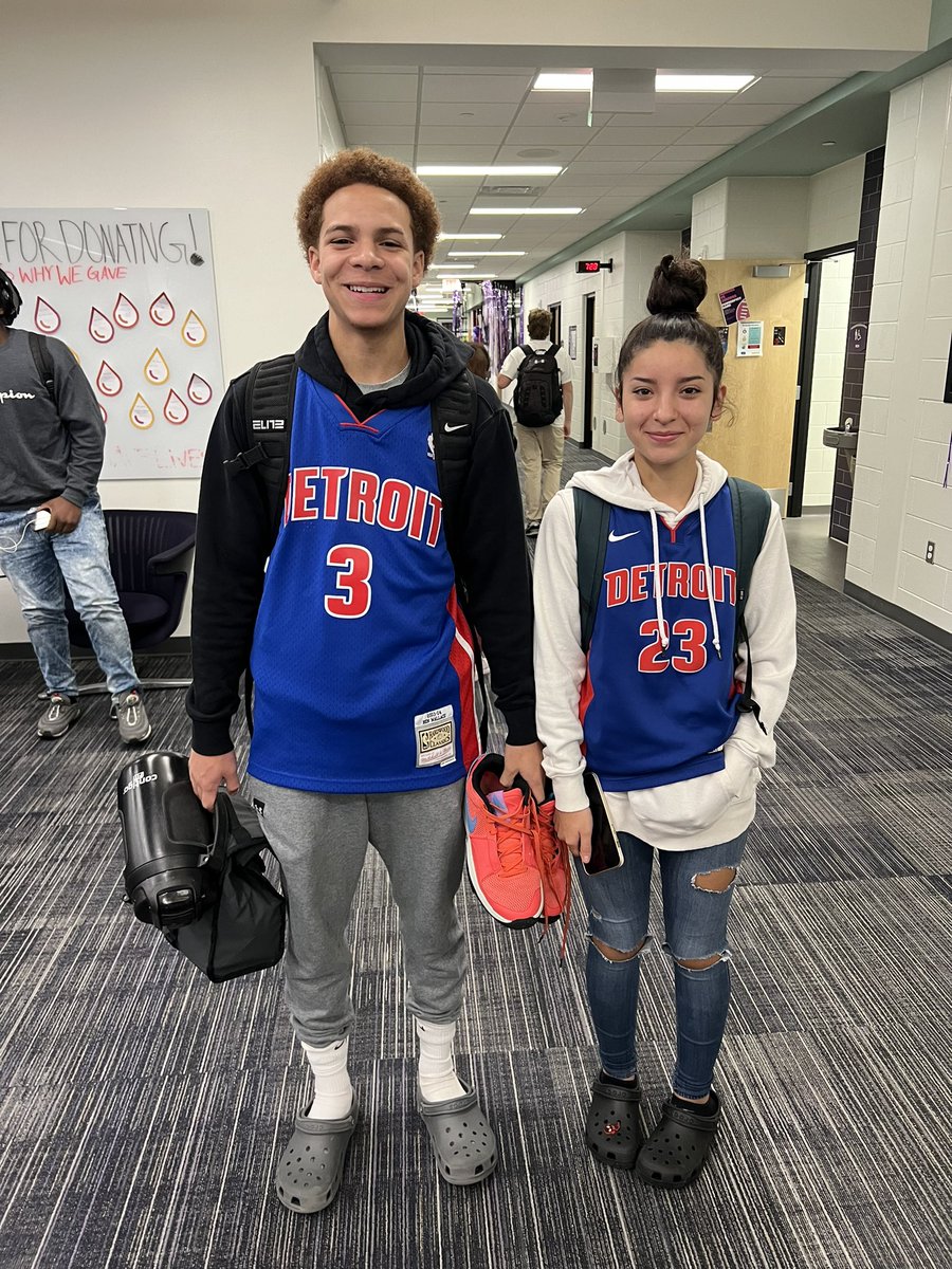 whs_wolves's tweet photo. More Wolf Pack pride today for Jersey day! #BetterTogetherWPS #WolvesWPS https://t.co/3ftHqV0lmm