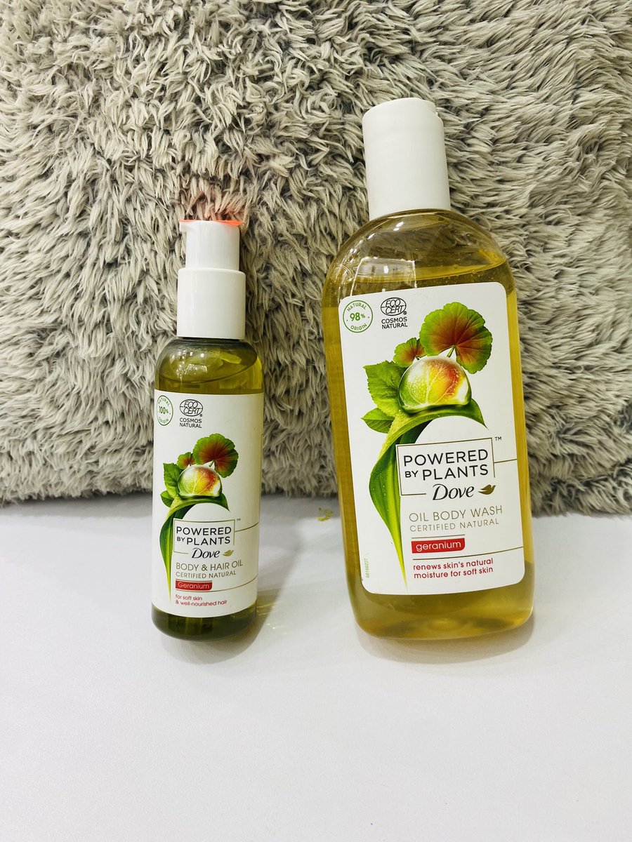 LamizCollection's tweet image. Keep Fresh Smooth and Shiny ✨ from HAIR to Toes with the Dove Oil for Both Body and Hair 

#dove #beautycare #skincare tips #hairglow