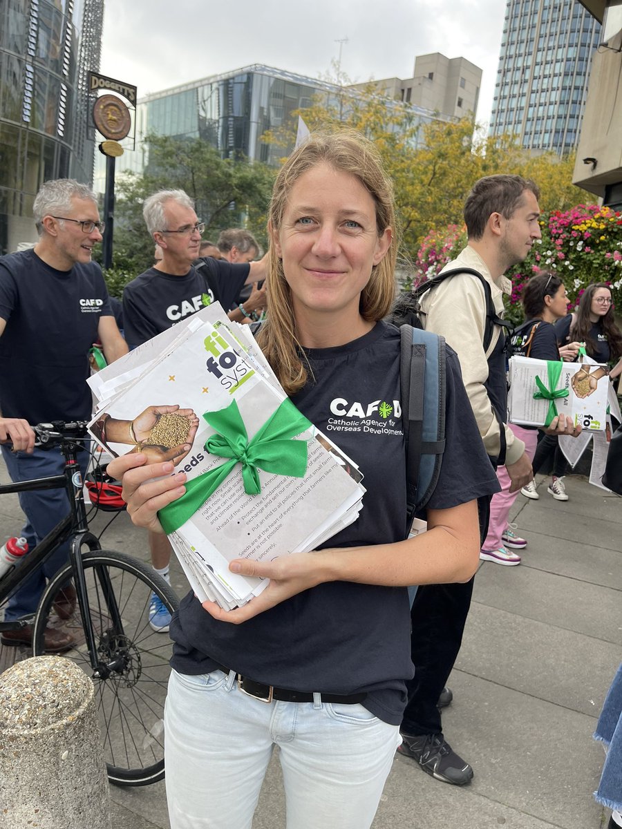 LauraOuseley's tweet photo. Joined @CAFOD today to hand over signatures of over 70,000 Catholics from Eng&amp;Wales (inc 18 Catholic Bishops) calling on World Bank to fix the broken global food system and protect the right of farmers around the world to use their seeds #WBmeetings https://t.co/vL8V3cPlHf