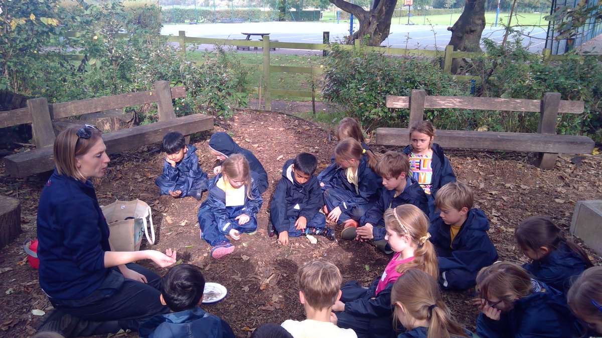 LaxtonJunior's tweet photo. Year 2 had a wonderful outdoor learning afternoon. They practised their fire lighting, made maps of London using natural items from the garden and hunted for Samuel Pepys buried wine and cheese. #WeAreLJS #GreatFireOfLondon #Loveoflearning https://t.co/xxTIjiqDYh