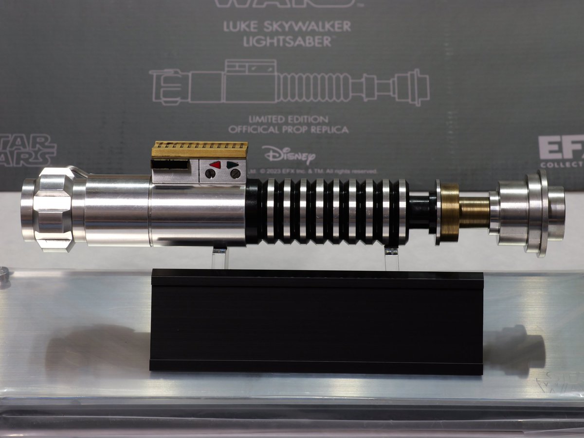 EFX The Mandalorian Luke Skywalker Lightsaber Signature Edition 
