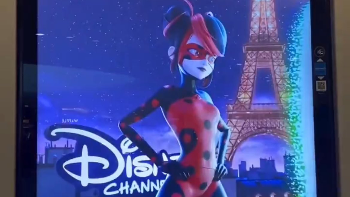 taysaugust's tweet image. #MLBSpecialSpoilers 
IM SCREAMING LOOK AT SHADYBUG AND CLAW NOIR???