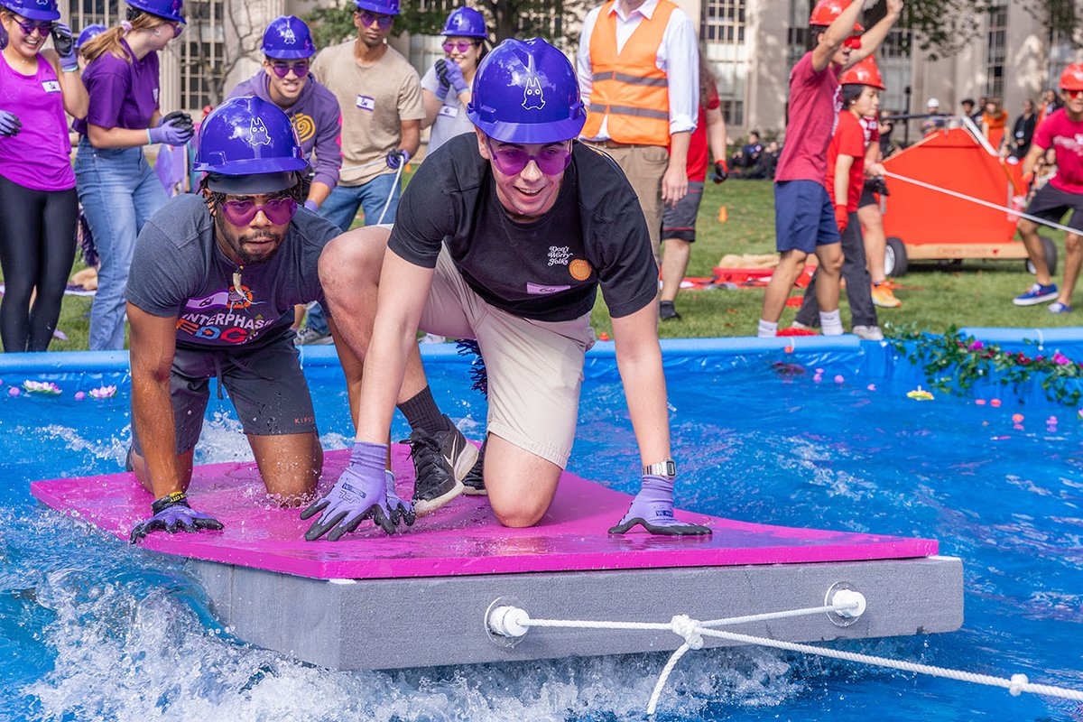 On Friday, six student teams participated in the annual 2.009, Product Engineering Processes, Build Challenge! The energy was electric as students raced across Killian Court to return the Mojo to the Tree of Life! Congratulations to all! #WeAreMechE #ThisIsMIT
📸 009 Team