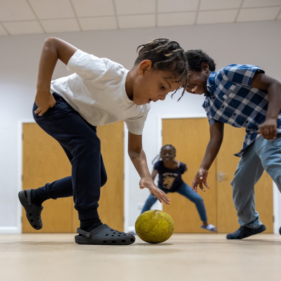 📢 Funding News Go! London, the capital's biggest community sport fund, has awarded more than £2 million to projects using physical activity to change the lives of young Londoners, and more funding opportunities are available! Find out more ⤵️ golondon.org.uk/blog/go-london… Funded by…