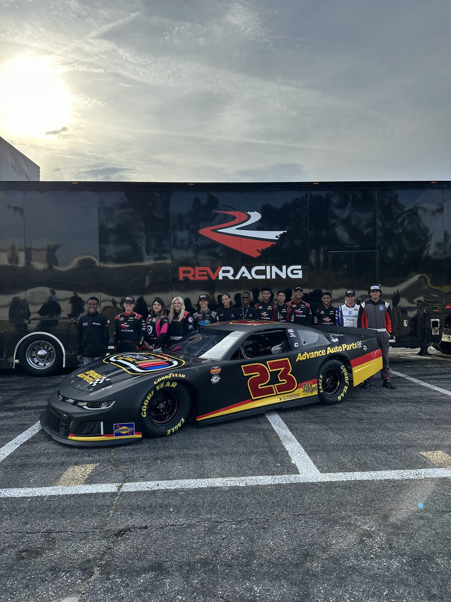 Good morning from @FlorenceMSpdwy - day 3️⃣ of the <a href="/AdvanceAuto/">Advance Auto Parts</a> Drive for Diversity Combine.