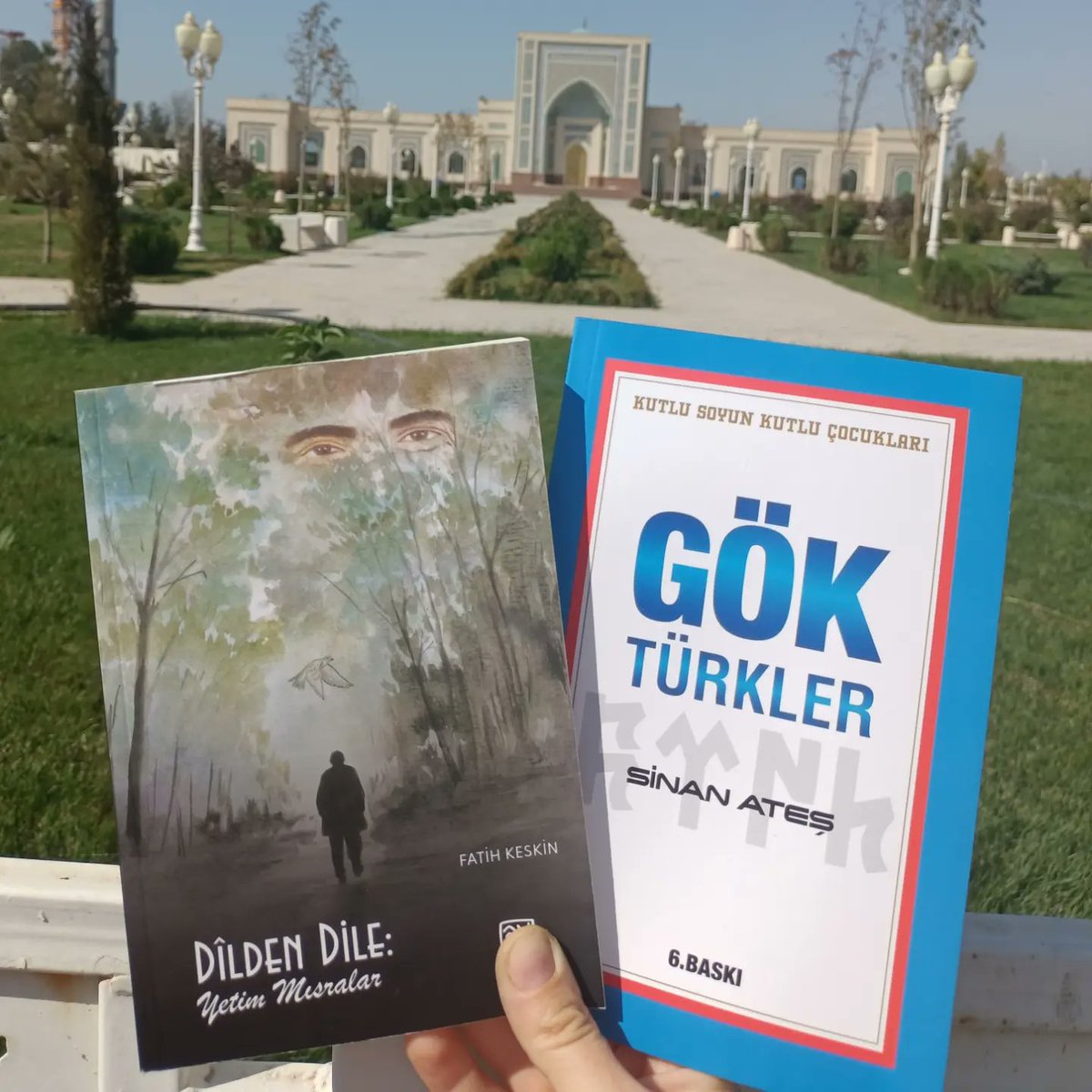 FKeskin06's tweet image. &quot;Kutlu adı gezdi mert diyarları
Türkistan, Kaşgar, Buhara tutuştu...&quot;

Vurdular ama öldüremediler! Sinan Ateş Başkan&apos;ımla birlikte ata topraklarındayız!

#DîldenDile
#GökTürkler
#YetimMısralar
#SinanAteşİçinAdalet
#SinanATESicinAdalet
#AdaletDevletinTemelidir