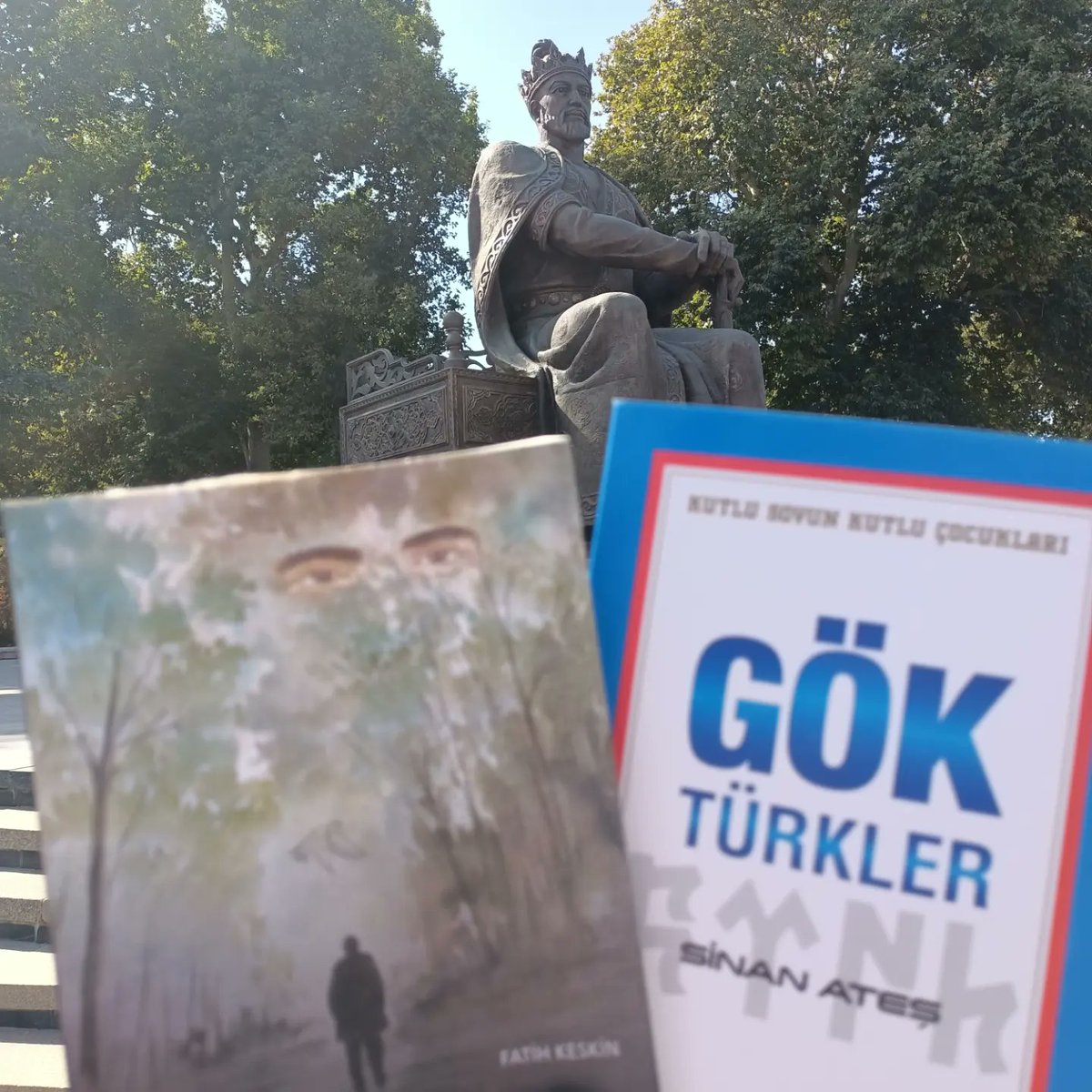 FKeskin06's tweet image. &quot;Kutlu adı gezdi mert diyarları
Türkistan, Kaşgar, Buhara tutuştu...&quot;

Vurdular ama öldüremediler! Sinan Ateş Başkan&apos;ımla birlikte ata topraklarındayız!

#DîldenDile
#GökTürkler
#YetimMısralar
#SinanAteşİçinAdalet
#SinanATESicinAdalet
#AdaletDevletinTemelidir