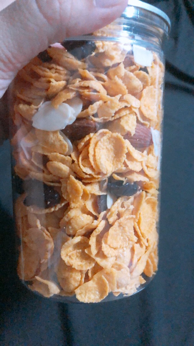 JBemybaby01's tweet photo. ขนมพี่มะอร่อยทุกอย่างเลยอ่ะ สดใหม่ ไม่หืน ไมใช่ขนมค้างอ่ะ ปกตินี่เป็นลูกค้าขนมรายใหญ่ แต่ช่วงก่อนหน้านี้งดขนมไป🥹🥹🥹🥹 เพิ่งได้กลับมาสั่งอีกรอบ รีวิวจากมือขวาไถมือถือ มือซ้ายจกขนมเข้าปากตอนสองทุ่มครึ่งกั๊บ 
#รีวิวมะ https://t.co/e7znc14MWK