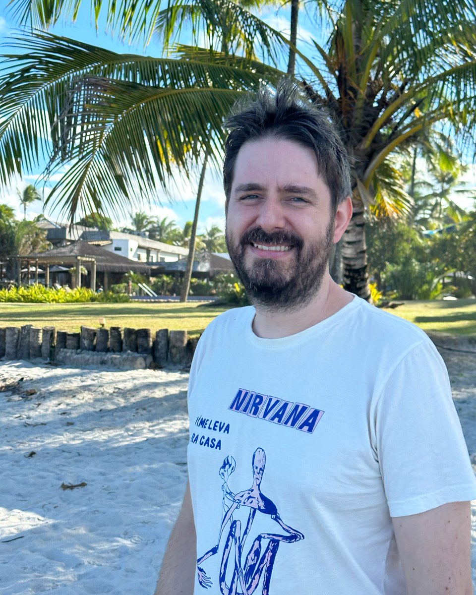 setioficial's tweet photo. 11 de Outubro chegou e é dia de comemorarmos muito por aqui a sua vida, Bru!! Te desejamos saúde e muuuitos anos com a gente, pq curtir a sua companhia é uma alegria pra nós. Você é um cara bom, presente, amável e importante pra tanta gente. Saúde!! 🥂 feliz aniversário 🎉🎊🎁🎂 https://t.co/2Nfjl3ARlS