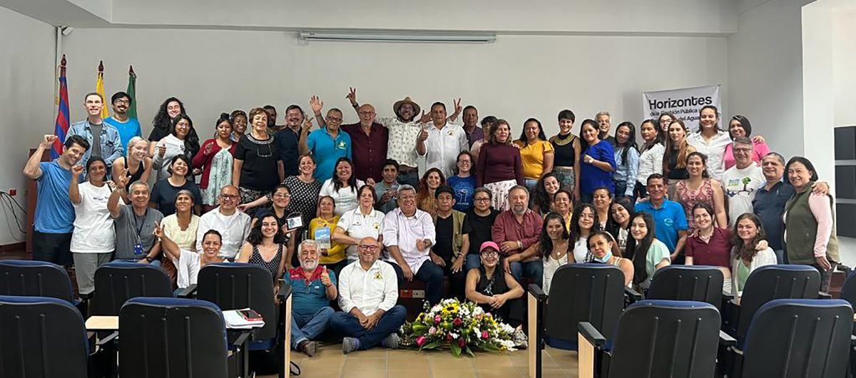 ESFCatalunya's tweet photo. 💦 Alegres, transparentes y en movimiento como el agua seguimos defendiendo el Derecho Humano al agua alrededor del mundo.

🗣️ A raíz del encuentro #HorizontesDelAgua en Colombia compartimos la Declaración resultante:
https://t.co/op0Y7On44u https://t.co/YgBIqOoQ2N