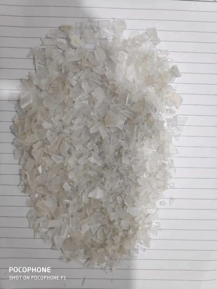 Harganya Lebih Mahal Dari Beras. 

Banyak yang wow, tajir ya; padahal kerjanya pengepul rongsokan. Kita buka dikit. Rosokkan itu macem-2, tapi saya bahas yang jenis plastik saja. 

Biasanya kita sering lihat tumpukan dengan karung-2 jumbo. Alur pengadaanya dari pemulung - jual ke