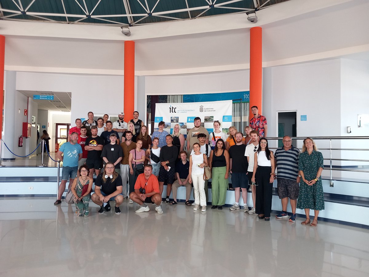 ITCCANARIAS's tweet photo. 📚🍃Recibimos en las instalaciones del ITC en Pozo Izquierdo al @CIFPSanCristoba para participar en un taller formativo, dentro del marco del proyecto #MACCLIMA, sobre los efectos del #CambioClimático en el ciclo industrial del #agua en Canarias. https://t.co/Su38xCF94a