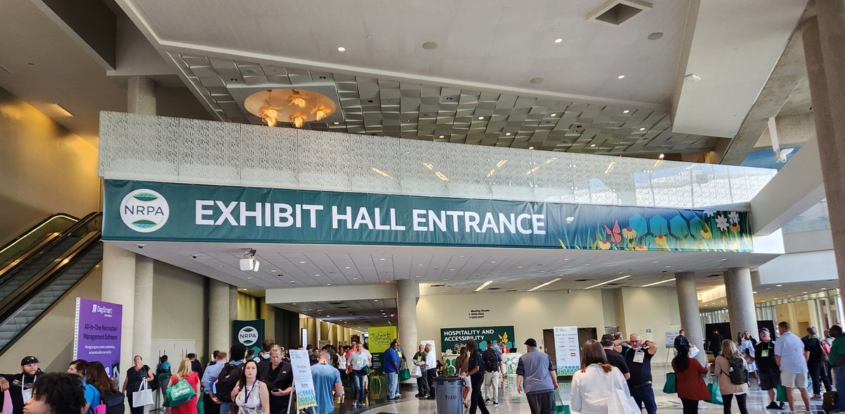 parisfurnishing's tweet image. Come check us out at booth #2907 @nrpa tradeshow! See our newest addition to the Paris family: The Sombra Solar Bench! #solarbench #tradeshowlife #NRPA #NRPA2023 #parissitefurnishings #landscapearchitecture