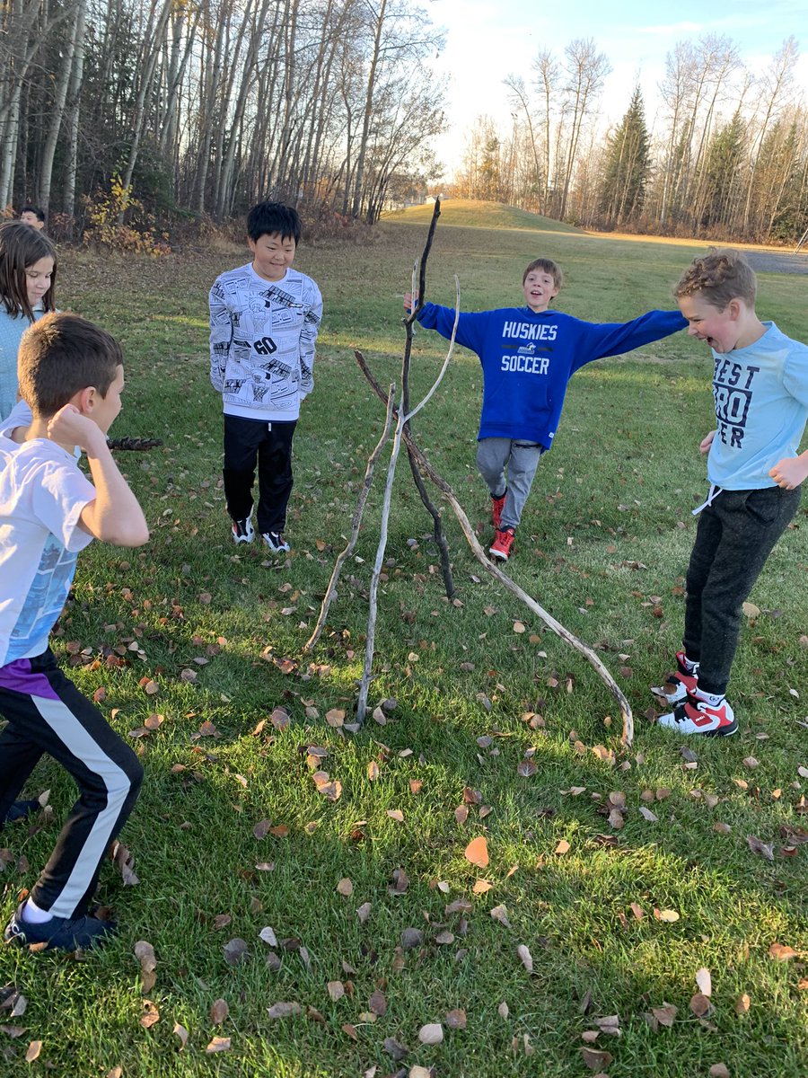 Jm3118Power's tweet photo. St.Gabe’s students enjoyed using their imagination after reading “It’s not a stick.” Teepees, swords, fishing rods and “canes for middle aged tired people” were some of the creations! 😂 @FMCSD #WeAreFMCsD @APPLESchools @GermainGerarda https://t.co/lhv32akP4n