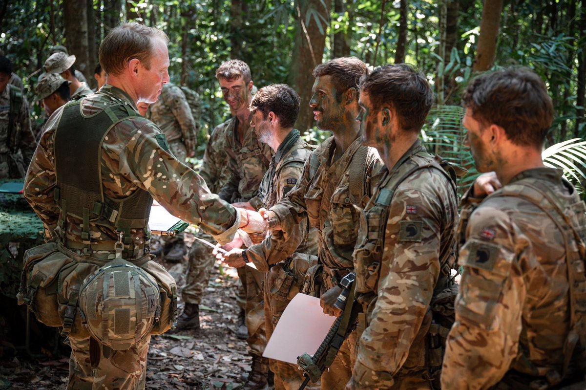 Teams from across 1 (UK) Div have completed the arduous Ex SUNDA PATROL.   Certificates and medals were presented to participants by Comd 4 LBCT and CO 1 RGR.   With international teams anticipated to take part next year, Ex SUNDA PATROL 24 will be even bigger and better.