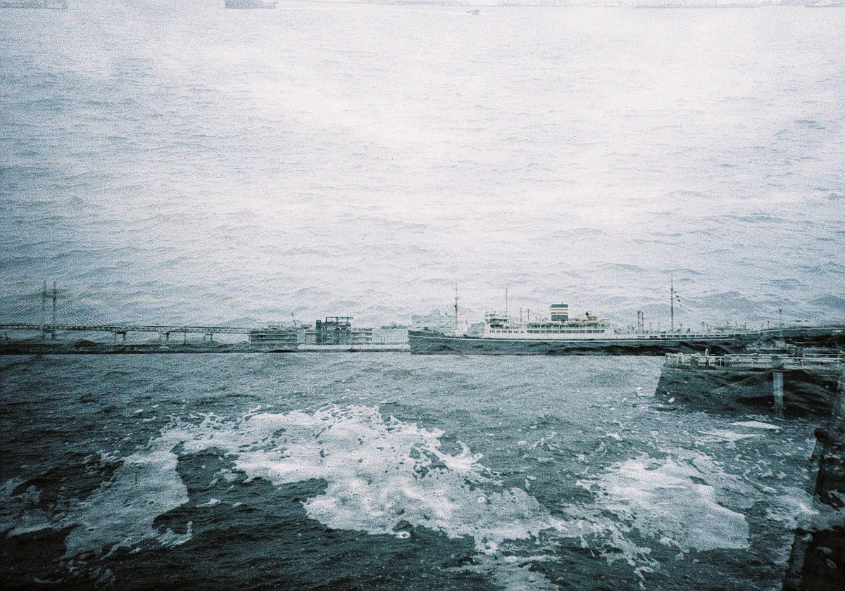 Numa_Camera's tweet photo. されば港の数多かれど
此横濱に優るあらめや

#LomoChrome #lomography #カメスズ #lcaplus #lc_aplus #多重露光 #氷川丸 https://t.co/klcphdZplD