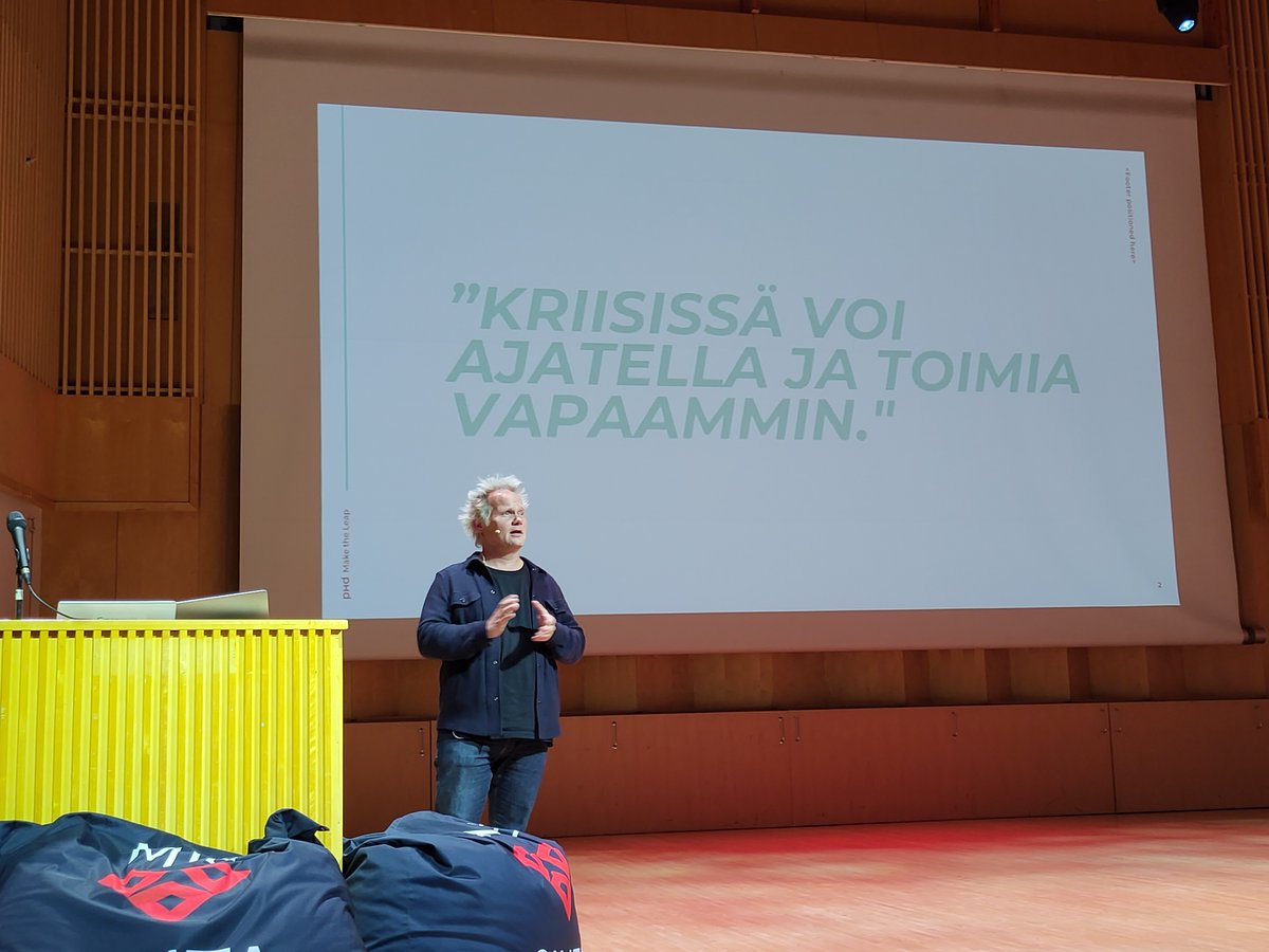 EtelKarjalanlii's tweet photo. #ekarjala2023 maakuntapäivän päätti @Janicky. Rakastamme tarinoita, ja mitä erikoisempi poikkeus joukosta löytyy, sen erottuvampia olemme. Yhdessä #MuutammeTarinanSuunnan https://t.co/Cxd1qCanF1