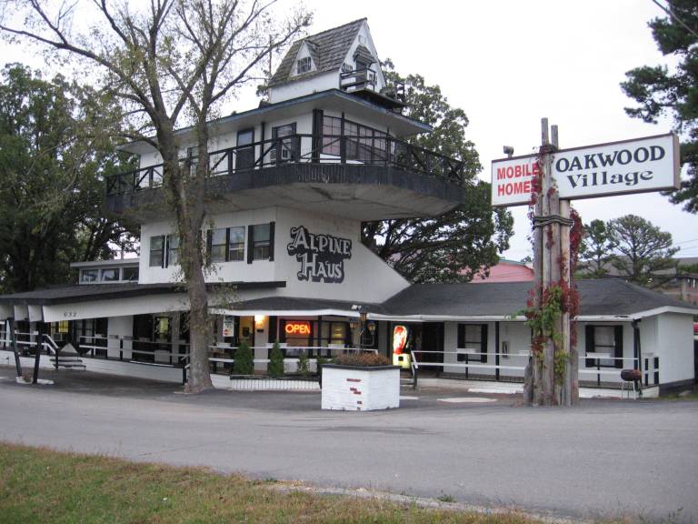 This gem was across the street from us as we refueled on our way home from Branson, MO - it's like the typical enterprise computing system, rendered in motel form: