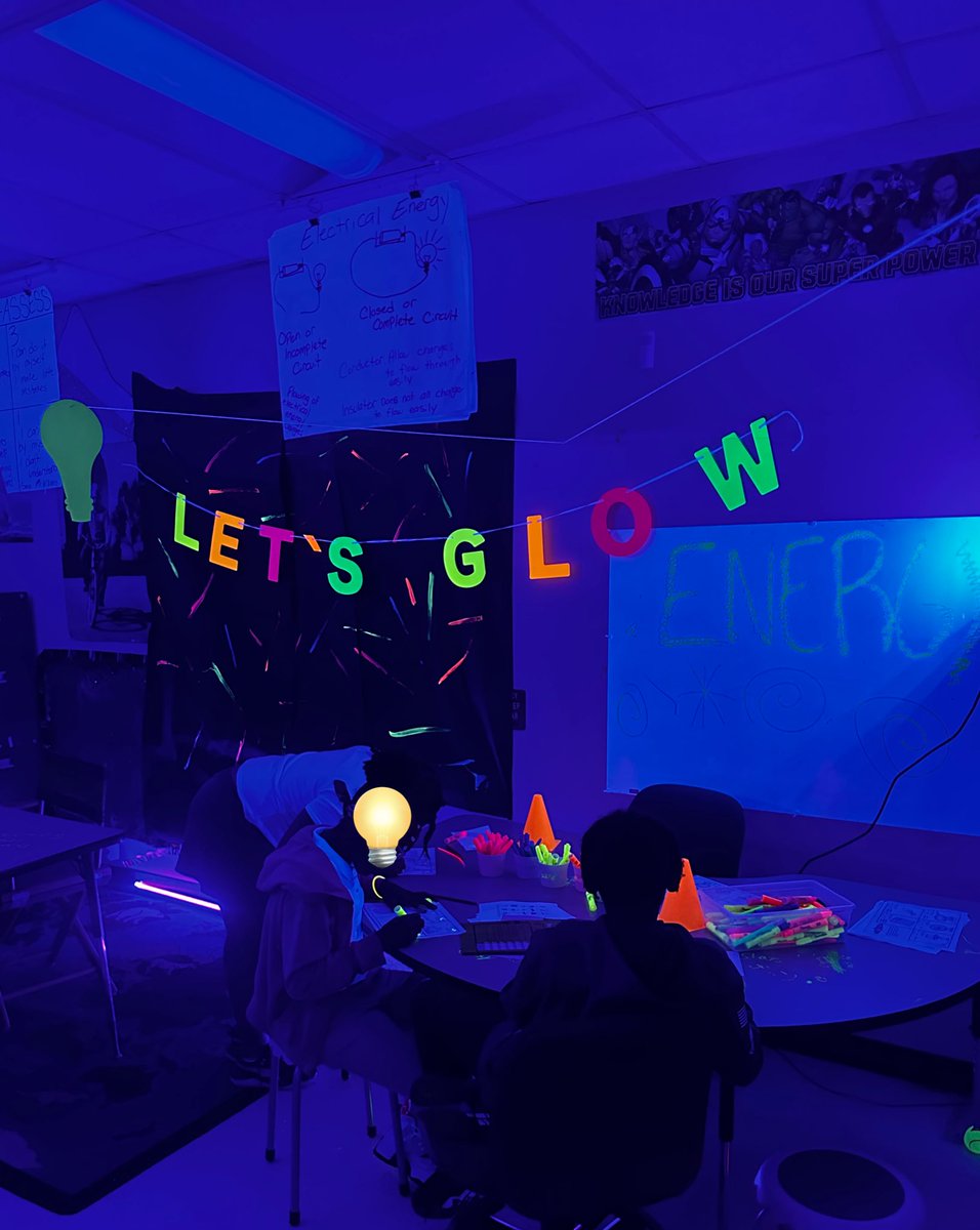 Williams_Chiles's tweet photo. It’s GLOW-DAY!!! How else do you review for an Energy test?  

LET’S GLOW! Reviewing everything we’ve learned about energy. ⚡️🔋💡🔌#HCPSSTEMtober #sciencerocks #energy @HCPS_STEM @WeAreHAEST @HCPSElemScience @HillsboroughSch https://t.co/pq8QtYXf0A