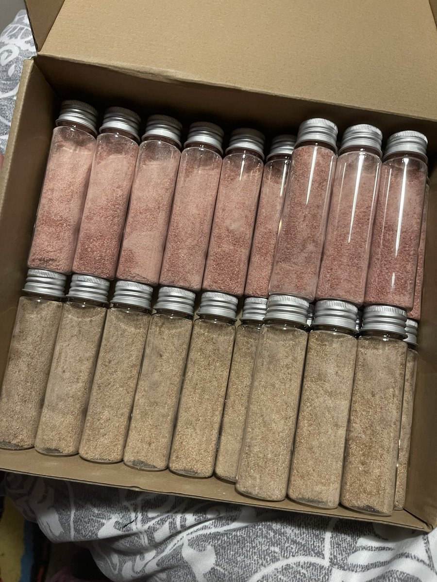 spoonfulofdank_'s tweet photo. My newest creation! Medicated drink powders 💚 300mg per tube. Current flavors are tropical fruit punch &amp; apple cider. Water soluble &amp; shelf stable! https://t.co/aVrtPshw5b