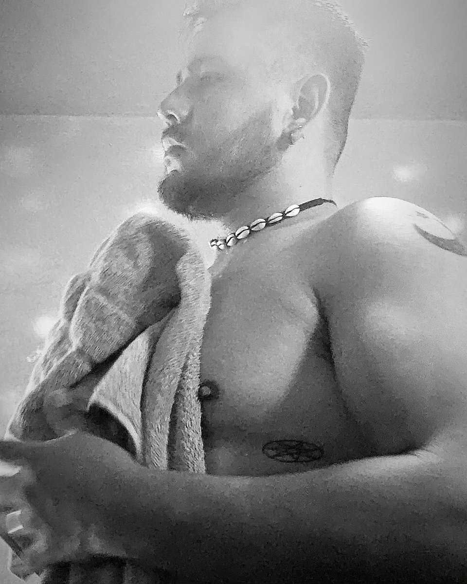 aaron50806984's tweet photo. No es venganza, es ley de Newton;
Por cada acción  Hay una reacción.
#sexy #gordito #oso #and_gal https://t.co/RJvKBdk073