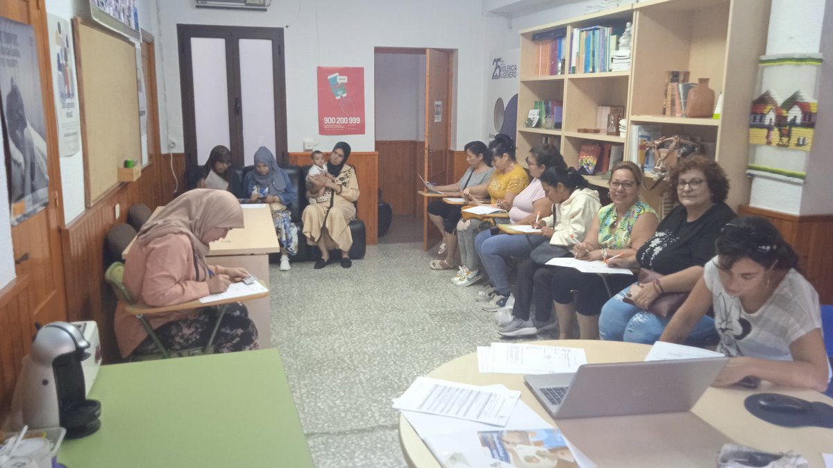 SolidaridadIn's tweet photo. 📣 ¡ En Vélez Rubio, Almería hemos celebrado una jornada informativa sobre el #ProgramaMujer.
💪💼 Gracias por vuestra asistencia.
#MujeresEmpoderadas #Almería #VélezRubio https://t.co/CFKU93JG3t