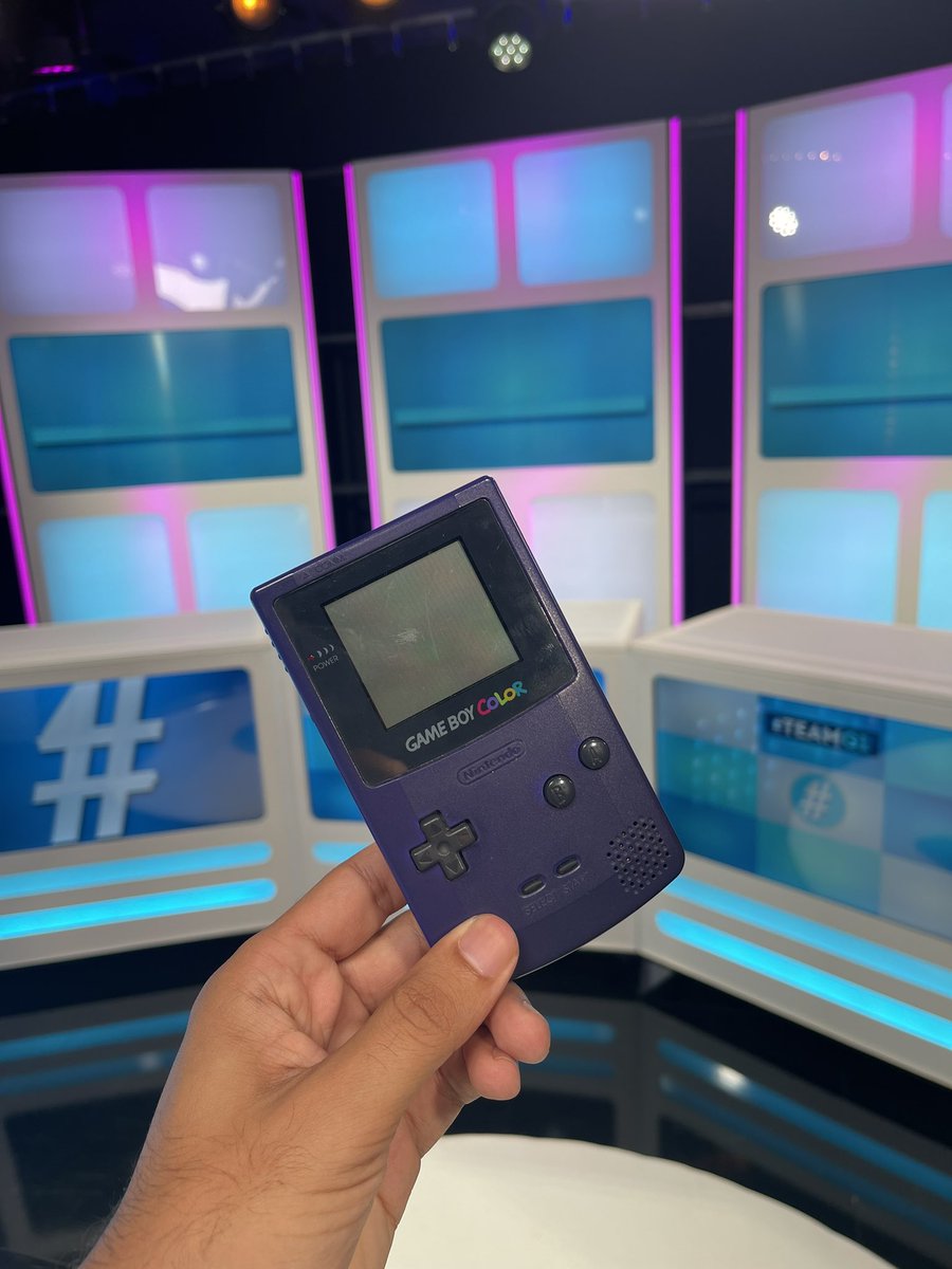 gameone's tweet photo. Aujourd’hui on vous fait gagner la Game Boy Color de Marcus !! 🫨

(C’est faux. On fait gagner une PS5 😊) #TEAMG1 #PS5 https://t.co/u5OTTkzUaQ