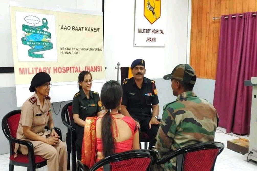 PRODefPune's tweet photo. #WorldMentalHealthDay2023
Sessions of #AaoBaatKareinLetUsTalk, a facility of volunteer help group for access by mentally disturbed, were held across #SoutherCommand under guidance of MG Medical. Army Cdr has lauded initiative of Team Medical.
For more :
https://t.co/MP0fZ4WRlw https://t.co/BQcR0AMrNs