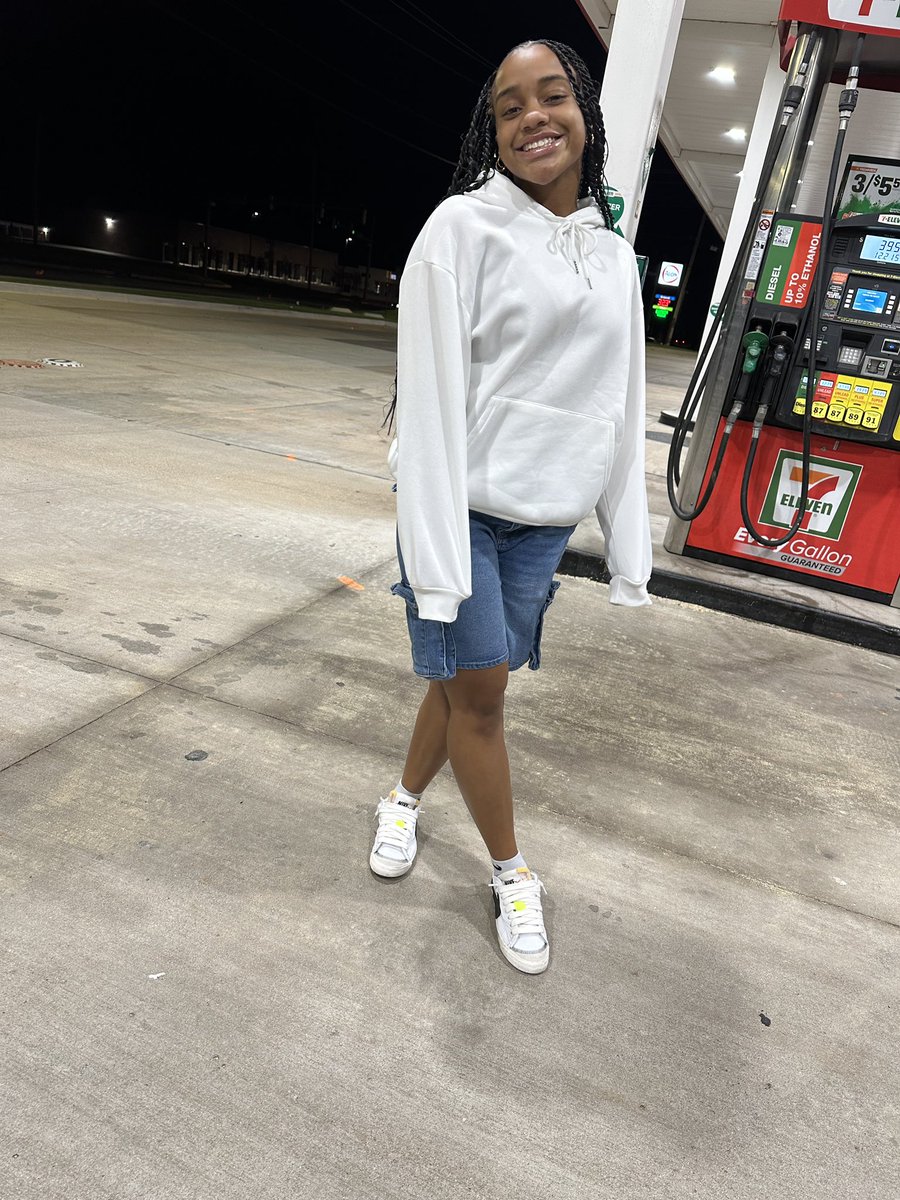 MustangWBB's tweet photo. Happy Bday to our Senior JJ @jahmonica2024 have an amazing day 🥳 https://t.co/m5TkMz9D9Y
