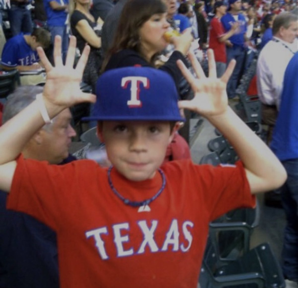 WritingRangers's tweet photo. Last time we were in the ALCS I looked like this. I’m a senior in college. https://t.co/LA40DV9l0z
