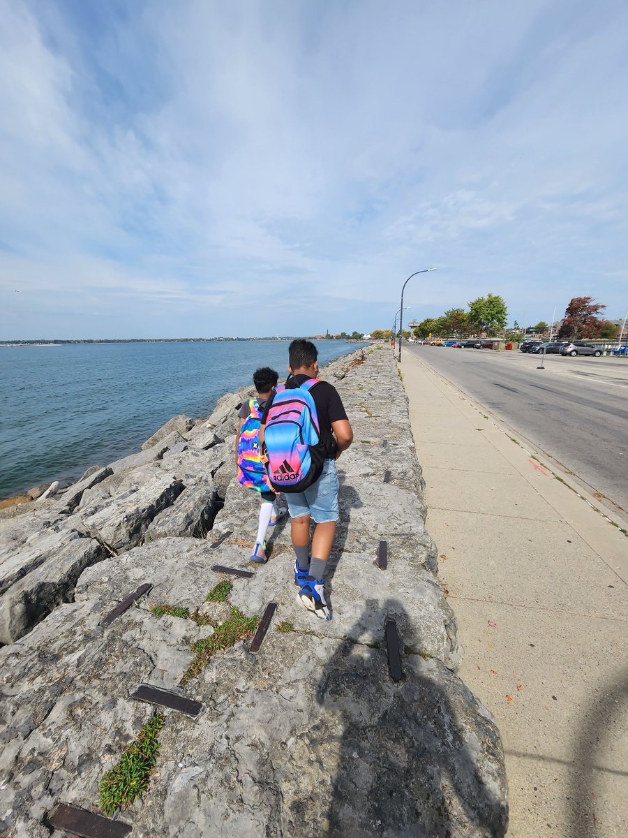 fatherhoodf1rst's tweet image. Some work, some exercise.

#fatherhood #fatherhoodfirst #fatherhood1first #sonship #urbanhikers #urbanhiking #cityasschool #worldasschool