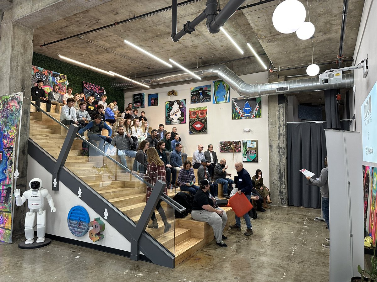 1MillionCupsDSM's tweet photo. Happy #1MC Wednesday ☕️✨☕️

Danny and Jake are presenting the story of @fuelyourfuture and their innovative fuel management platform paving new roads in the trucking industry. #logistics #telematics https://t.co/yiSpqEzwiA
