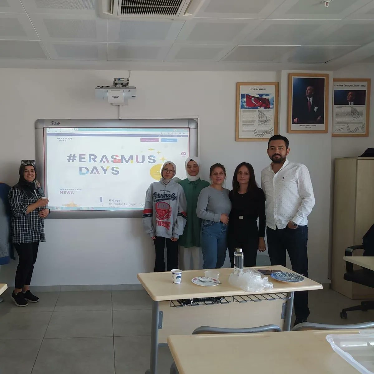 Çubuk Halk Eğitimi Merkezi (@cubukhem) on Twitter photo Erasmus days kapsamında kurumumuz tarafından kursiyer ve egiticelere Erasmus programları ve fırsatları hakkında bilgilendirmeler yapıldı.<a href="/ankaramemarge/">AnkaraMemARGE</a> <a href="/ulusalajans/">Türkiye Ulusal Ajansı 🇹🇷 Turkish NA</a> <a href="/erasmusplus/">ERASMUS+</a> <a href="/erasmusdays/">Rachel</a> <a href="/bahadiryilmaz06/">bahadır yılmaz</a> Erasmus days kapsamında kurumumuz tarafından kursiyer ve egiticelere Erasmus programları ve fırsatları hakkında bilgilendirmeler yapıldı.<a href="/ankaramemarge/">AnkaraMemARGE</a> <a href="/ulusalajans/">Türkiye Ulusal Ajansı 🇹🇷 Turkish NA</a> <a href="/erasmusplus/">ERASMUS+</a> <a href="/erasmusdays/">Rachel</a> <a href="/bahadiryilmaz06/">bahadır yılmaz</a>