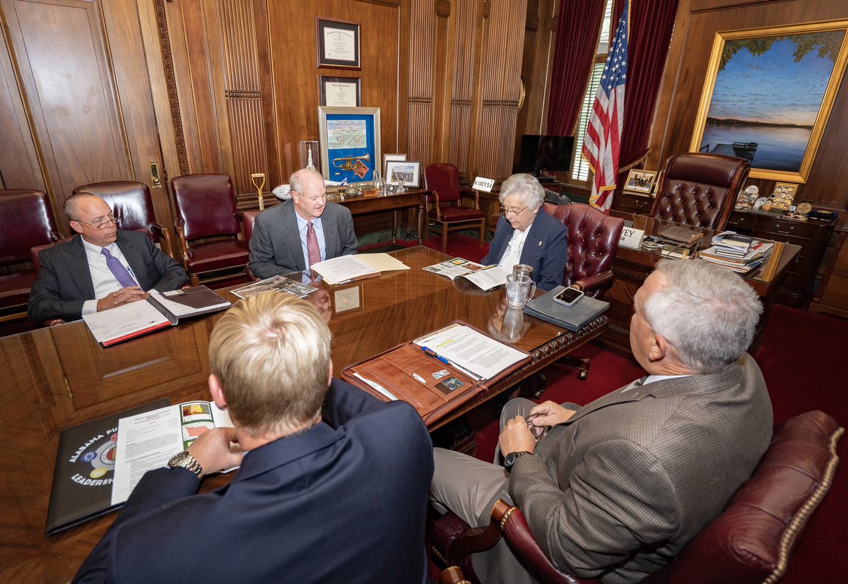 Yesterday, I was briefed by the <a href="/ALForestryComm/">Alabama Forestry Commission</a> to assess our state's dangerous dry conditions. It's important we remain responsible during these high-risk times. To protect Alabama the Beautiful and her communities, we must refrain from ALL burning activities. #alpolitics
