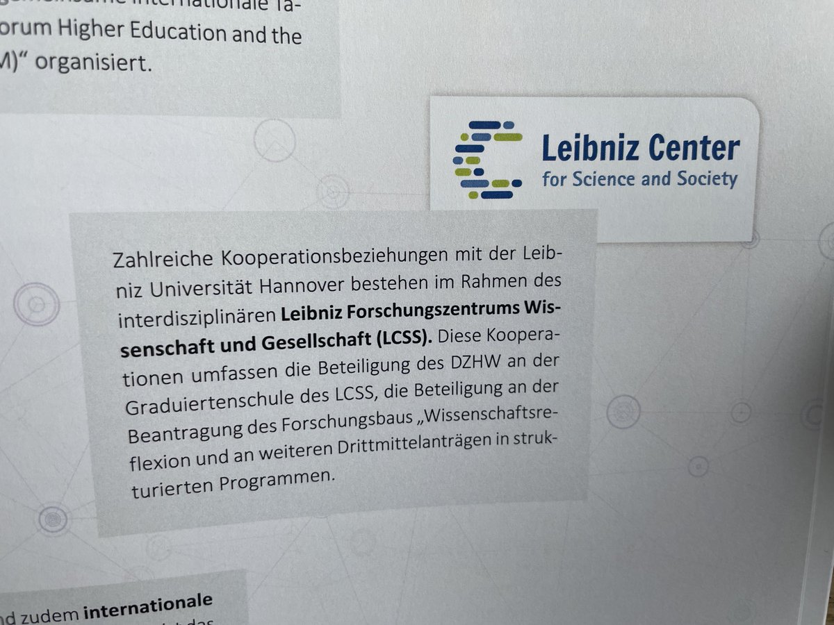 💐10 Jahre ⁦<a href="/DZHW_info/">DZHW</a>,⁩ 7 Jahre Kooperation mit dem ⁦<a href="/LCSS_Hannover/">Leibniz Center for Science and Society</a>⁩! Vielen Dank dafür 🤩 wir freuen uns auf viele weitere gemeinsame Jahre! ✨⁦. <a href="/UniHannover/">Leibniz Uni Hannover</a>⁩ ⁦<a href="/wiss_reflexion/">Forum Wissenschaftsreflexion</a>⁩ ⁦<a href="/fdz_dzhw/">FDZ-DZHW</a>⁩