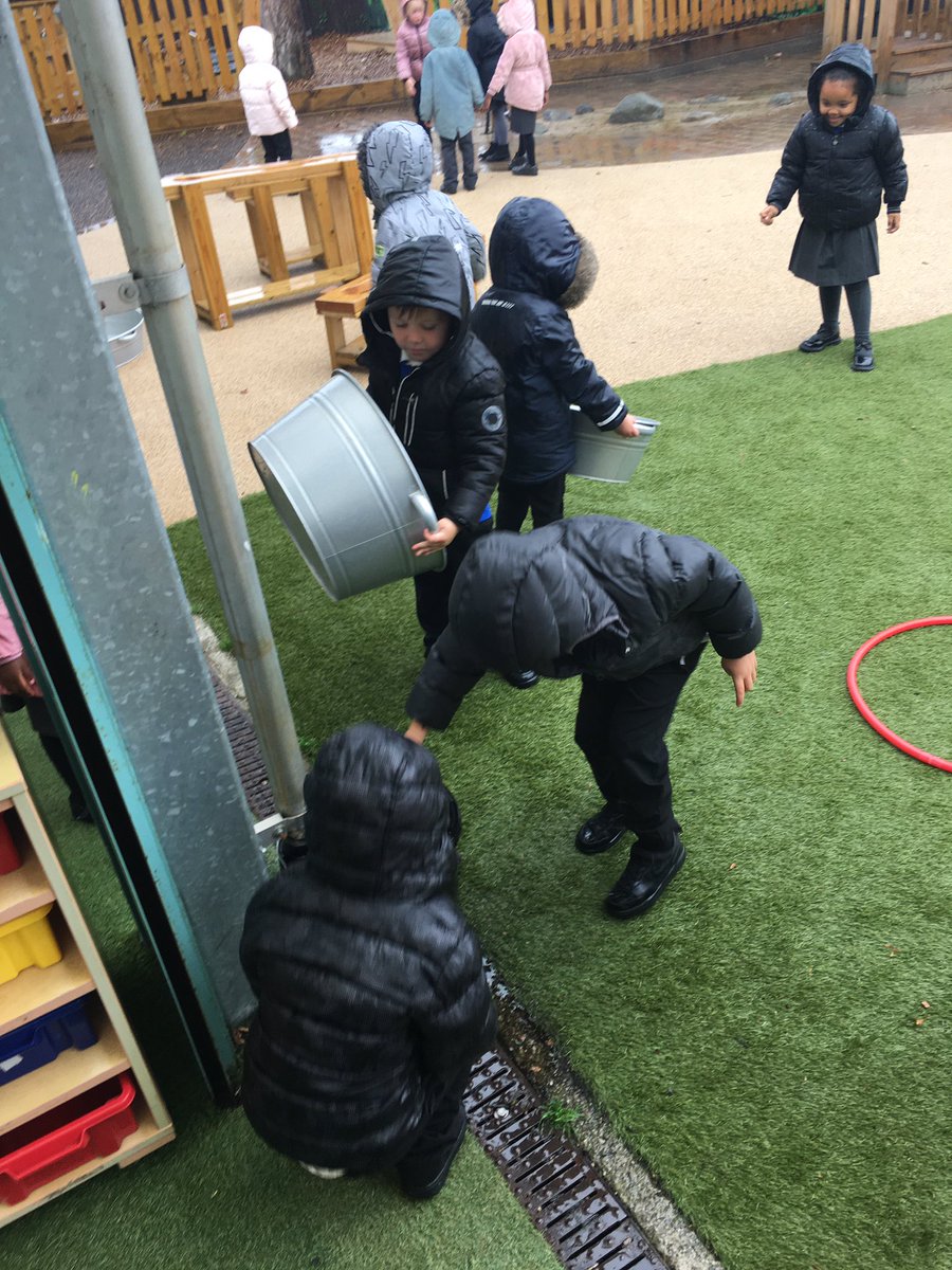 We have had a wonderful afternoon in the rain! We talked about water and collected the rain water using different vessels! We transferred the water into jugs and observed what happened when it flowed under our bridge! #OutdoorLearning #TPAScience #EYFS <a href="/DeltaTheParks/">The Parks Academy</a>