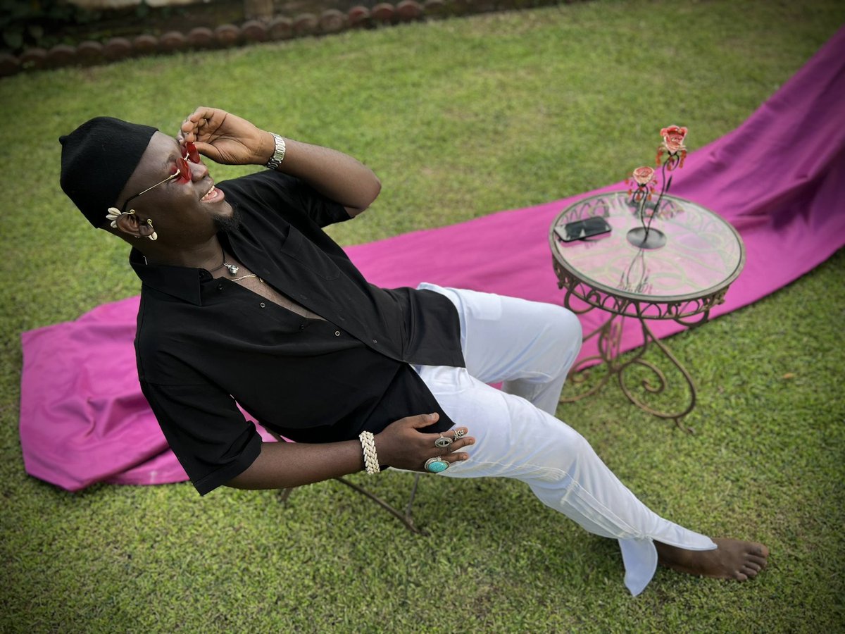 aga___a's tweet photo. #agaa
Parce ce que nous sommes tous concernés;
Parce que la lutte contre le CANCER c’est tous les jours ;
Moi AGA’A je soutiens cette cause.💕👊🏿
By : Nouma Aymar
Tous avec nos #maria
#octobrerose #fightcancer #boostcamer https://t.co/HekOOnZS3r