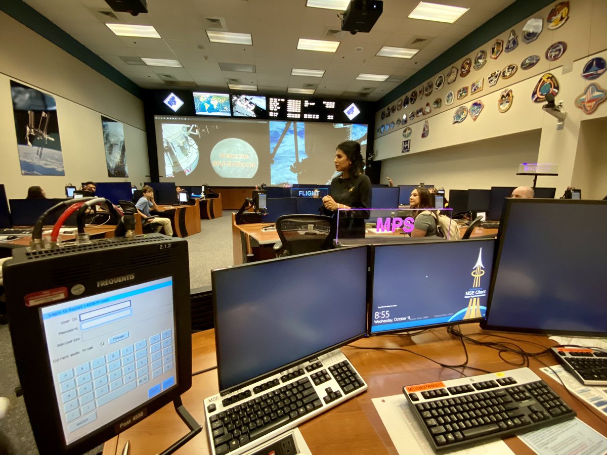 kaleybrauer's tweet photo. Day 2 at @NASA_Johnson and we’re in Mission Control Center with Flight Director Pooja Jesrani! Asteroid sample reveal in one hour #NASASocial #OSIRISREx #ToBennuAndBack https://t.co/QLufMfvdzt