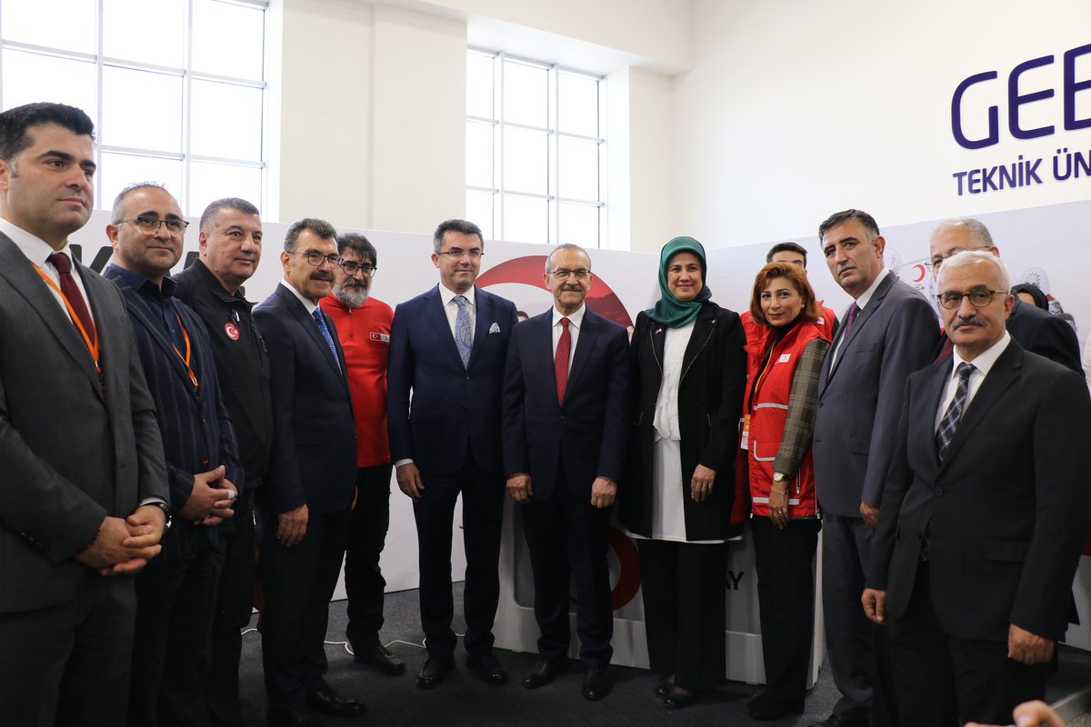 AFAD öncülüğünde, GTÜ sahipliğinde düzenlenen 5. Uluslararası Afet ve Dirençlilik Kongresi açılışı gerçekleştirildi. GTÜ Kongre ve Kültür Merkezi'nde yapılan etkinlik 11-13 Ekim 2023 tarihinde devam edecek. gtu.edu.tr/icerik/8/19635…