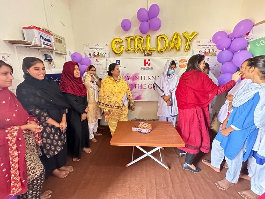🎉 TODAY: celebrating the International Day of the Girl at the Women &amp; Girls Friendly Safe Space in Sindhu Bahar, Larkana in #Sindh. We were honored to have Additional Deputy Commissioner join us, inspiring &amp; empowering girls 
#DayofTheGirl