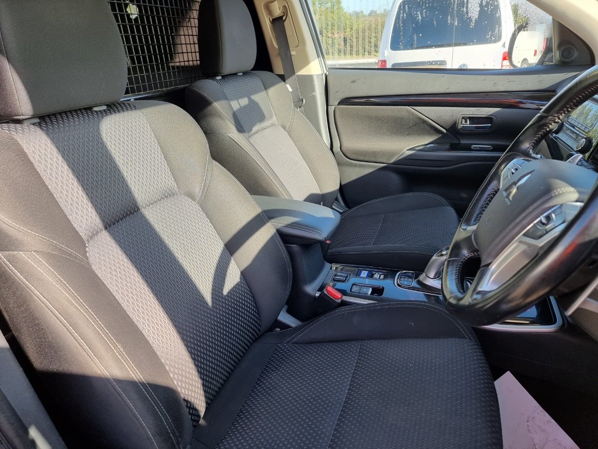 MotusSelectUK's tweet photo. 📢VAN OF THE WEEK📢

Used 2019 Mitsubishi Outlander, featuring:

🛞Alloy Wheels
⚡Plug-In Hybrid
⚙️Automatic Gearbox
⭐12 Months Warranty and more!

Find out more➡️ https://t.co/9BCYbj4YDX

#VanOfTheWeek #UsedPickUp #Mitsubishi #MitsubishiOutlander #ForSale #MotusSelect https://t.co/43TumoNTPF
