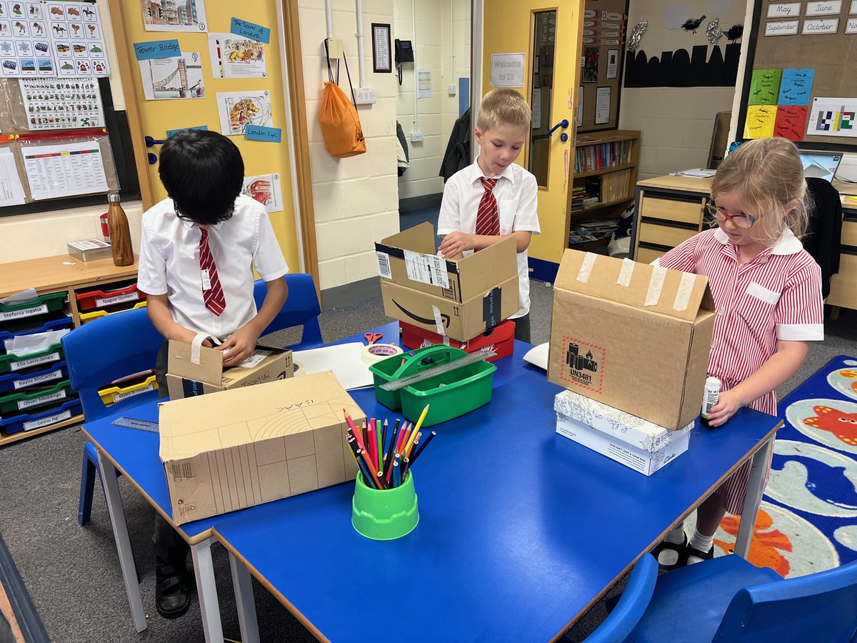 BGS_LowerSch's tweet photo. Today, Year 2 became architects! They used their independence and resilience skills to make the structure to their Tudor houses! #BGS_Year2 #BGS_Project https://t.co/jnUkcKOnPh