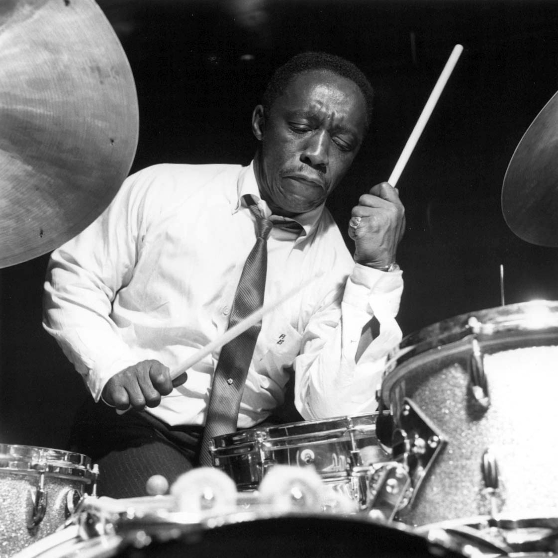 bluenoterecords's tweet photo. #ArtBlakey was born #OTD October 11, 1919. The legendary drummer &amp; Jazz Messengers bandleader led his 1st Blue Note date in 1947 &amp; went on to record more than 20 albums as a leader. Browse vinyl: https://t.co/zoYfaim9Nu

Stream our spotlight playlist: https://t.co/kT7ALH4oLD https://t.co/svGDdc0GZk