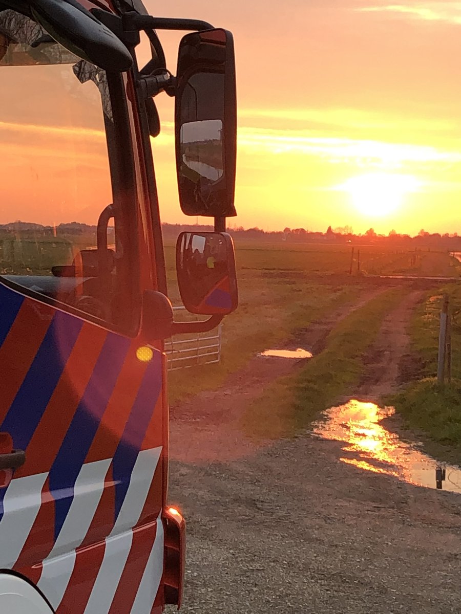 BasDitmars's tweet photo. — 🚒 Open oefenavond 🧯—

Op dinsdagavond 24 oktober 2023 organiseert @brandweerheiloo een open oefenavond voor een ieder die wil ervaren wat het brandweervak inhoudt.

Inloop vanaf 19:45 uur
De avond start om 20:00 uur
Einde ongeveer 22:00 uur https://t.co/XXsSIptsgm